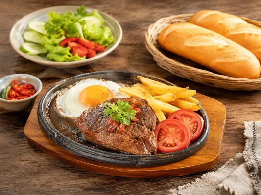 Beef steak at Pho Hoa Coffee Ho Tram